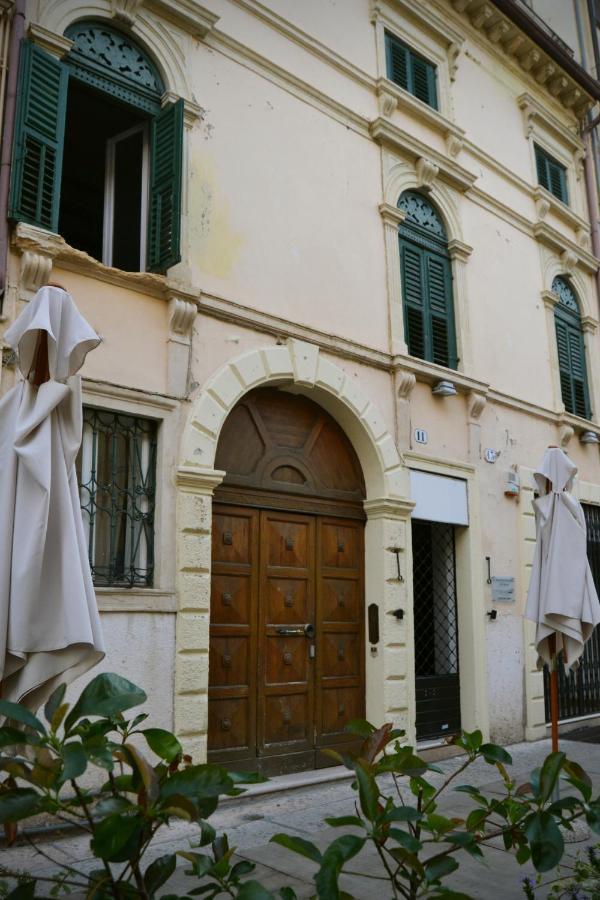 Gabrielli Rooms Et Apartments Sant Antonio Alloggio 4 M0230914084 Верона Екстериор снимка