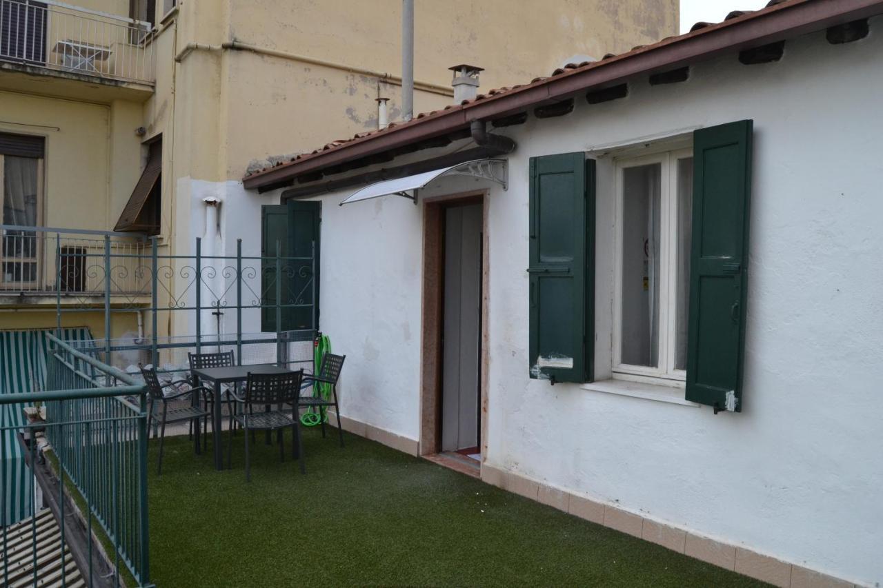 Gabrielli Rooms Et Apartments Sant Antonio Alloggio 4 M0230914084 Верона Екстериор снимка