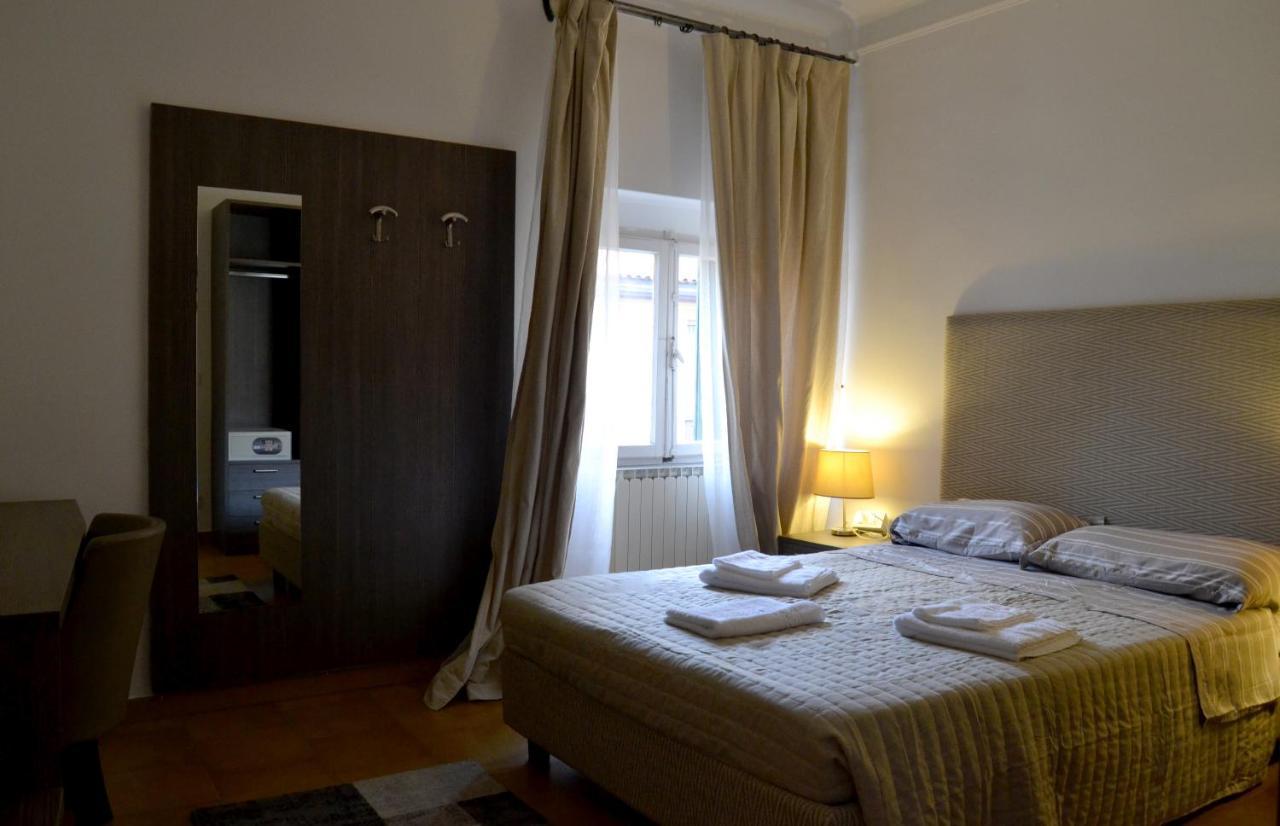 Gabrielli Rooms Et Apartments Sant Antonio Alloggio 4 M0230914084 Верона Екстериор снимка