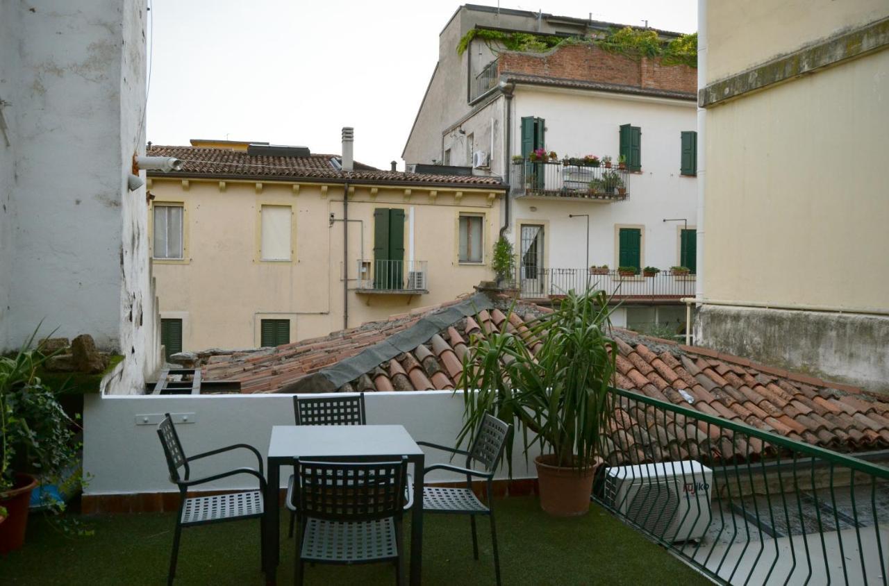 Gabrielli Rooms Et Apartments Sant Antonio Alloggio 4 M0230914084 Верона Екстериор снимка